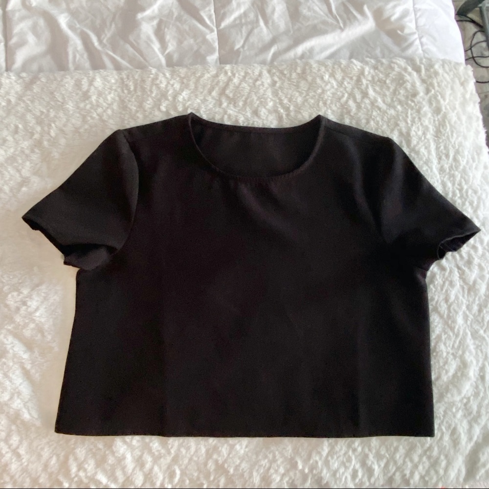 Pleated Shorts and Top Set - Picture 9 of 10